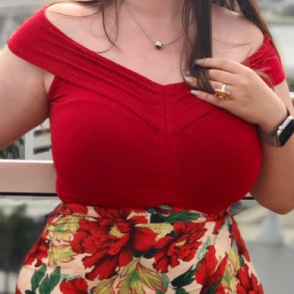 Bozzolo Red Off the Shoulder Ruched Crop Top Size Large